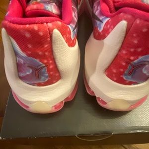 KD8 premium sneakers barley worn